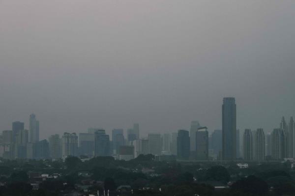 Indonesia sanctions 11 industrial firms over Jakarta pollution spikes